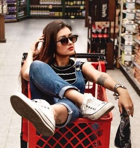 girl in cart